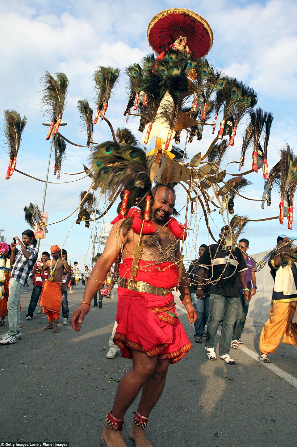 Sổ tay du lịch so tay du lich Sotaydulich Sotay Dulich Khampha Kham Pha Bui Rợn người khi tham dự lễ hội Thaipusam