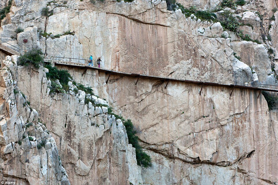 Sổ tay du lịch so tay du lich Sotaydulich Sotay Dulich Khampha Kham Pha Bui Thăm lại con đường nguy hiểm nhất thế giới El Caminito del Rey