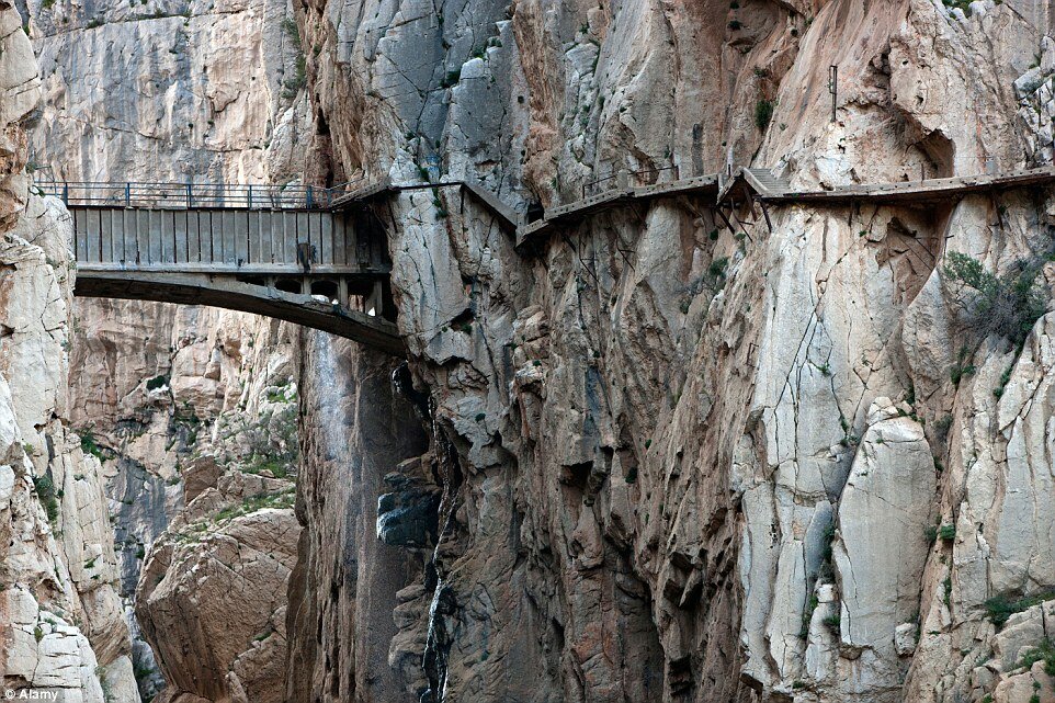 Sổ tay du lịch so tay du lich Sotaydulich Sotay Dulich Khampha Kham Pha Bui Thăm lại con đường nguy hiểm nhất thế giới El Caminito del Rey