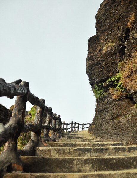 Sổ tay du lịch so tay du lich Sotaydulich Sotay Dulich Khampha Kham Pha Bui Vãn cảnh chùa Đục, chùa Hang trên đảo Lý Sơn