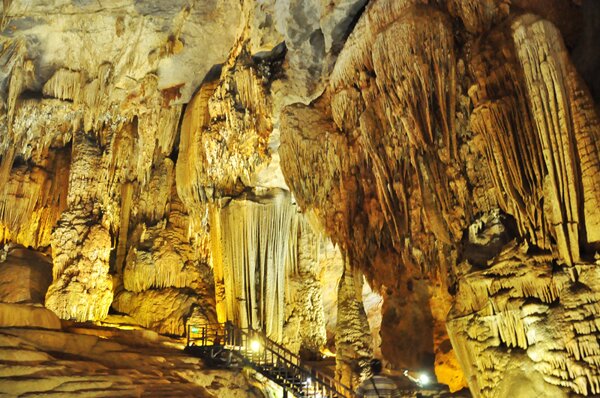 Sổ tay du lịch so tay du lich Sotaydulich Sotay Dulich Khampha Kham Pha Bui Cận cảnh vẻ đẹp huyền ảo hang động Phong Nha - Kẻ Bàng