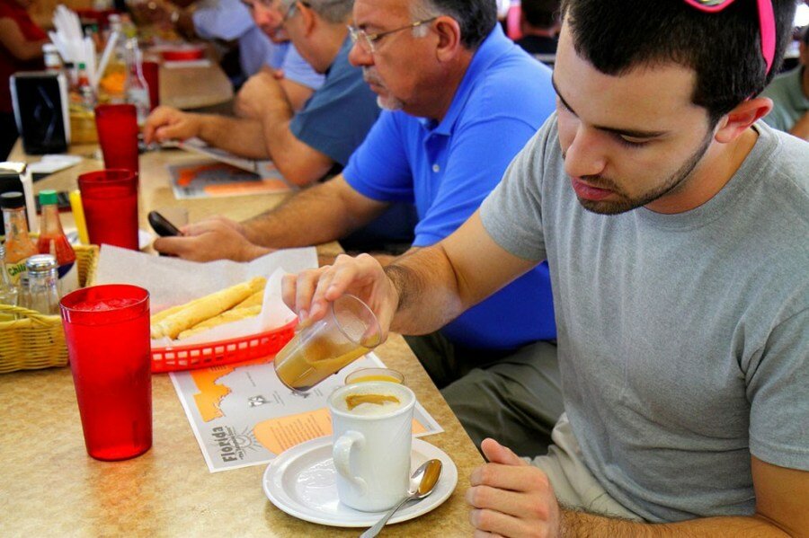 Sổ tay du lịch so tay du lich Sotaydulich Sotay Dulich Khampha Kham Pha Bui Thưởng thức bánh mì kiểu Cuba