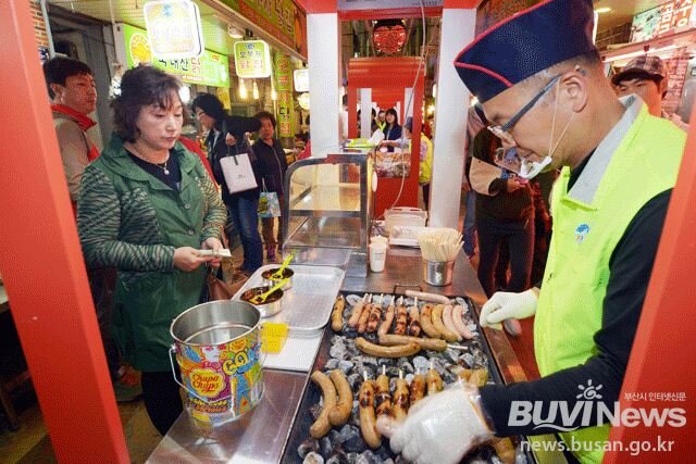 Sổ tay du lịch so tay du lich Sotaydulich Sotay Dulich Khampha Kham Pha Bui Đi chợ đêm ở Busan