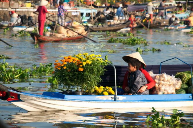 Sổ tay du lịch so tay du lich Sotaydulich Sotay Dulich Khampha Kham Pha Bui Chợ nổi miền Tây vào xuân