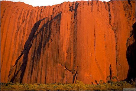 Sổ tay du lịch so tay du lich Sotaydulich Sotay Dulich Khampha Kham Pha Bui Nui da Uluru Ky quan thien nhien của Australia