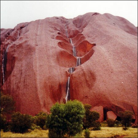 Sổ tay du lịch so tay du lich Sotaydulich Sotay Dulich Khampha Kham Pha Bui Nui da Uluru Ky quan thien nhien của Australia