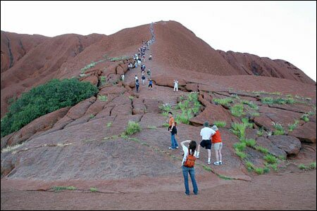 Sổ tay du lịch so tay du lich Sotaydulich Sotay Dulich Khampha Kham Pha Bui Nui da Uluru Ky quan thien nhien của Australia