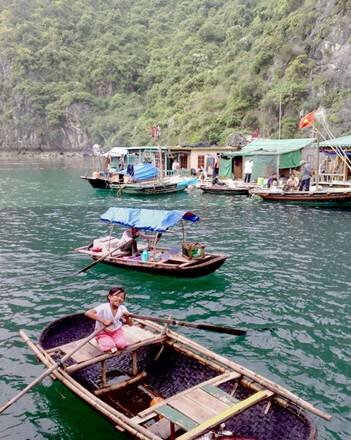 Sotaydulich Sotay Dulich Khampha Kham Pha Bui Cuu Van lang chai trong long di san Vinh Ha Long