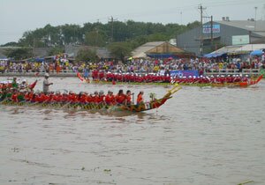 Hội đua ghe Sóc Trăng